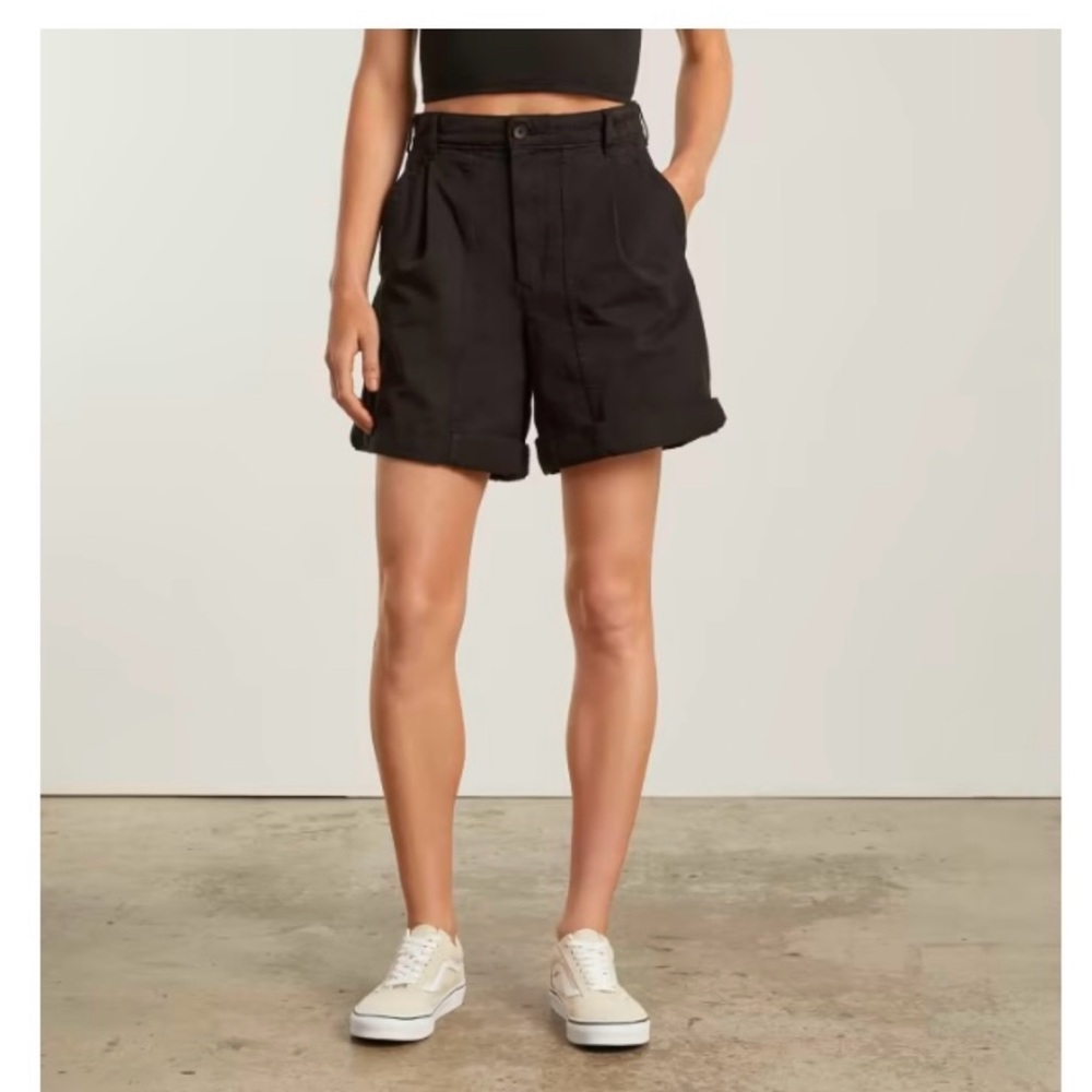 Everlane The Tourist Short 
Black